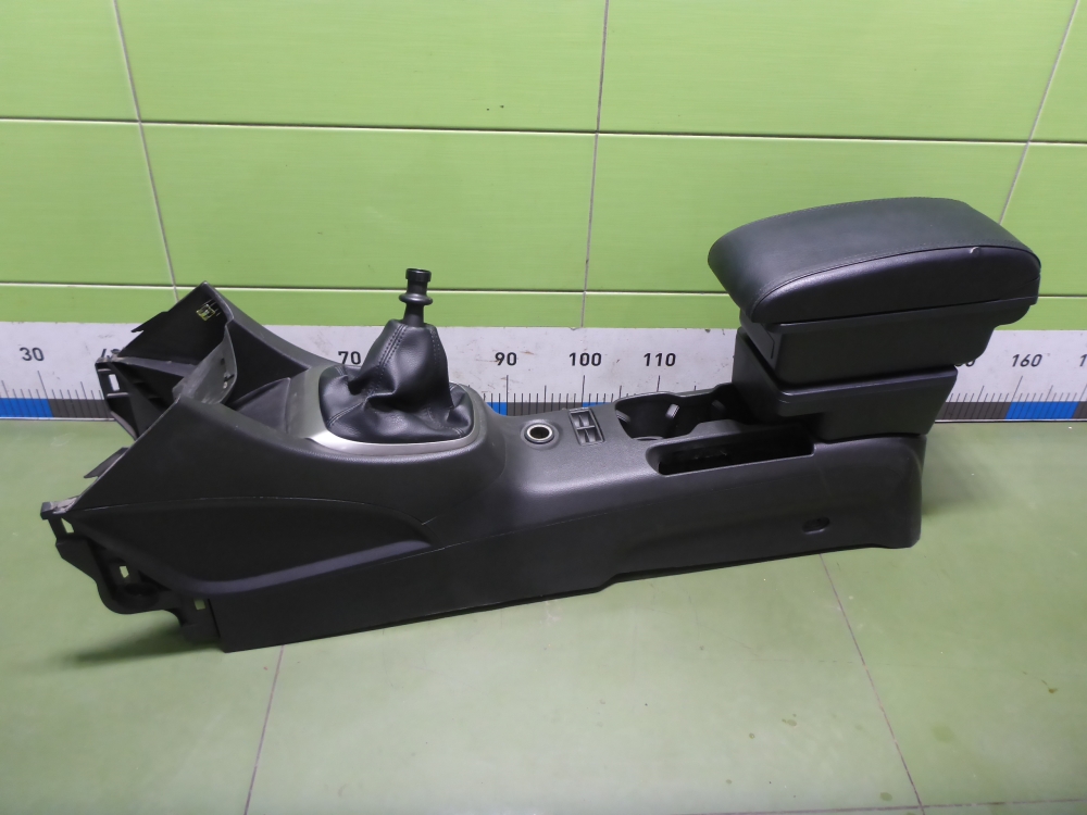 Подлокотник