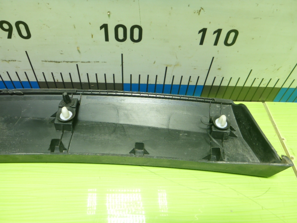 Накладка заднего крыла левого