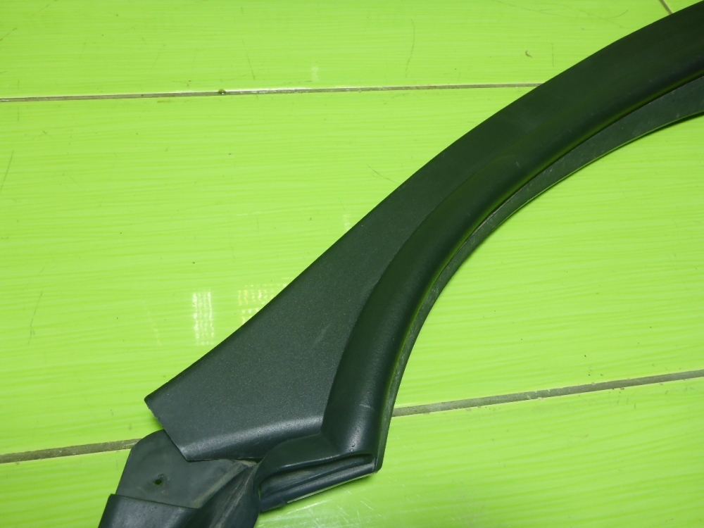 Накладка двери задней левой