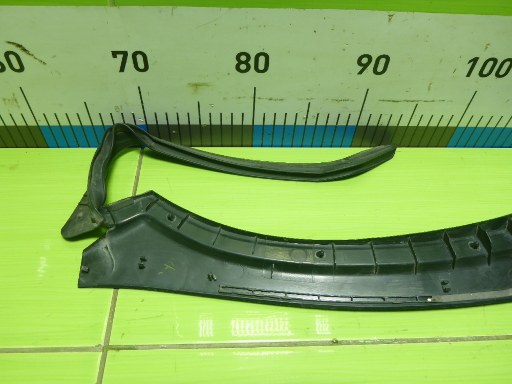 Накладка двери задней левой