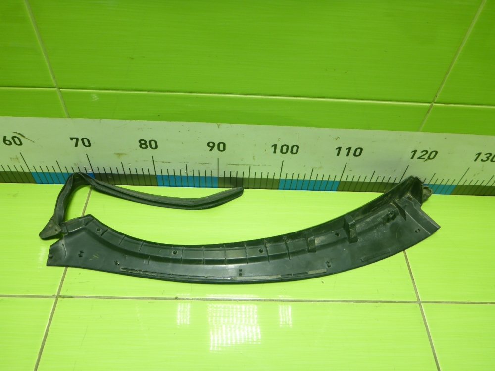 Накладка двери задней левой