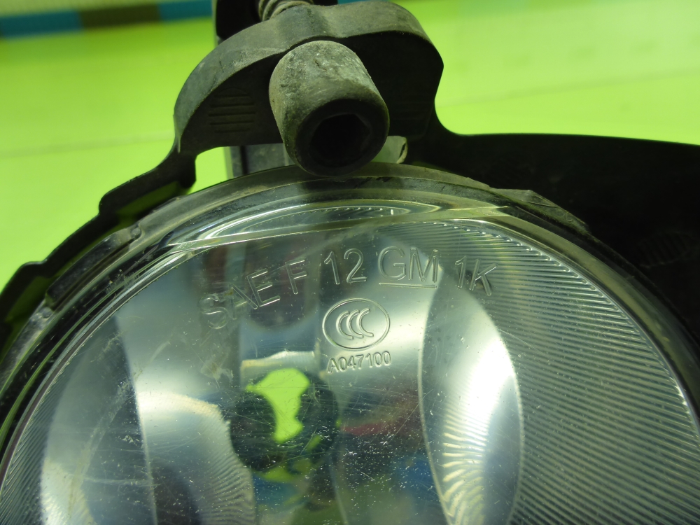 Фара противотуманная правая