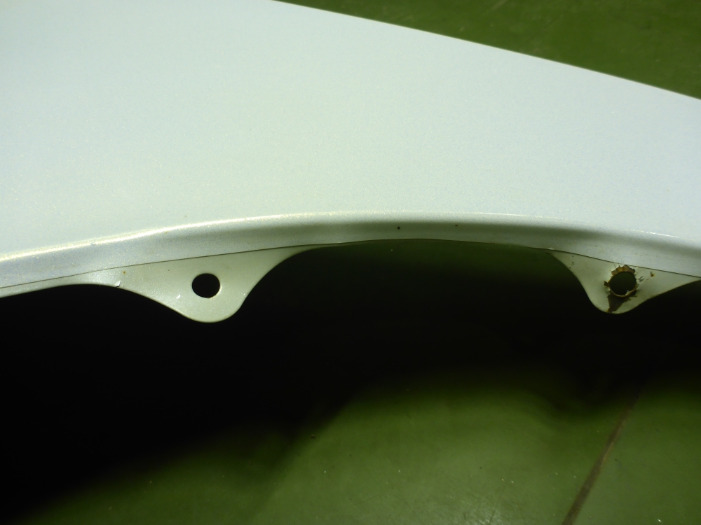 Крыло переднее левое