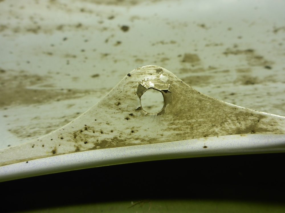 Крыло переднее левое