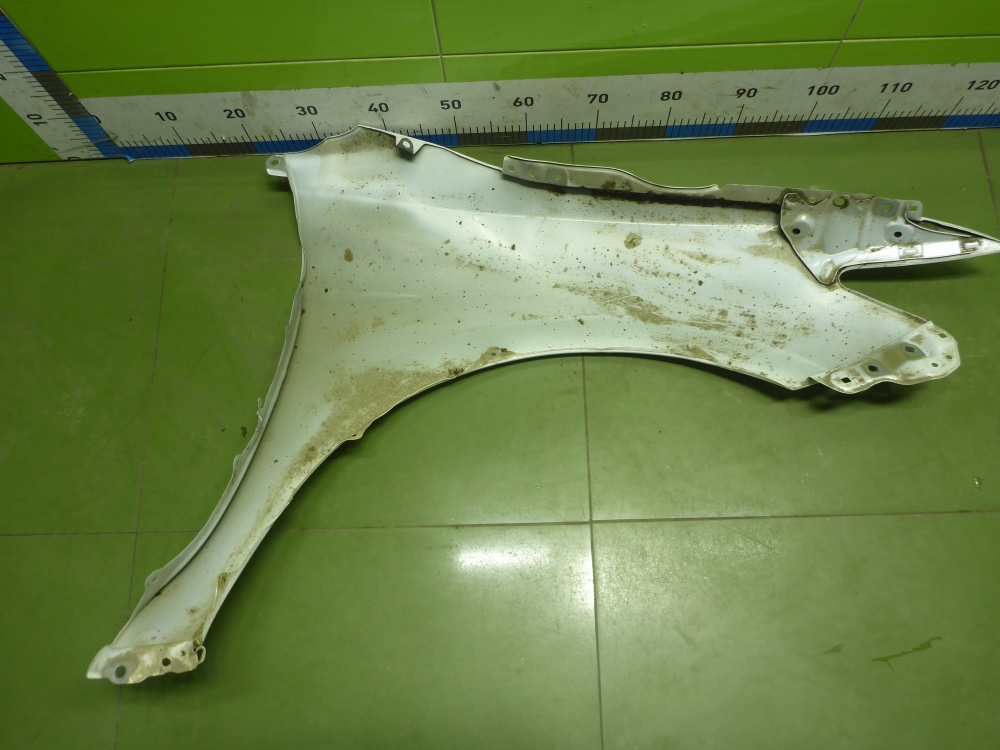 Крыло переднее левое