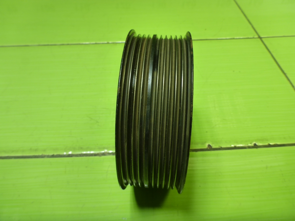 Шкив водяного насоса (помпы)