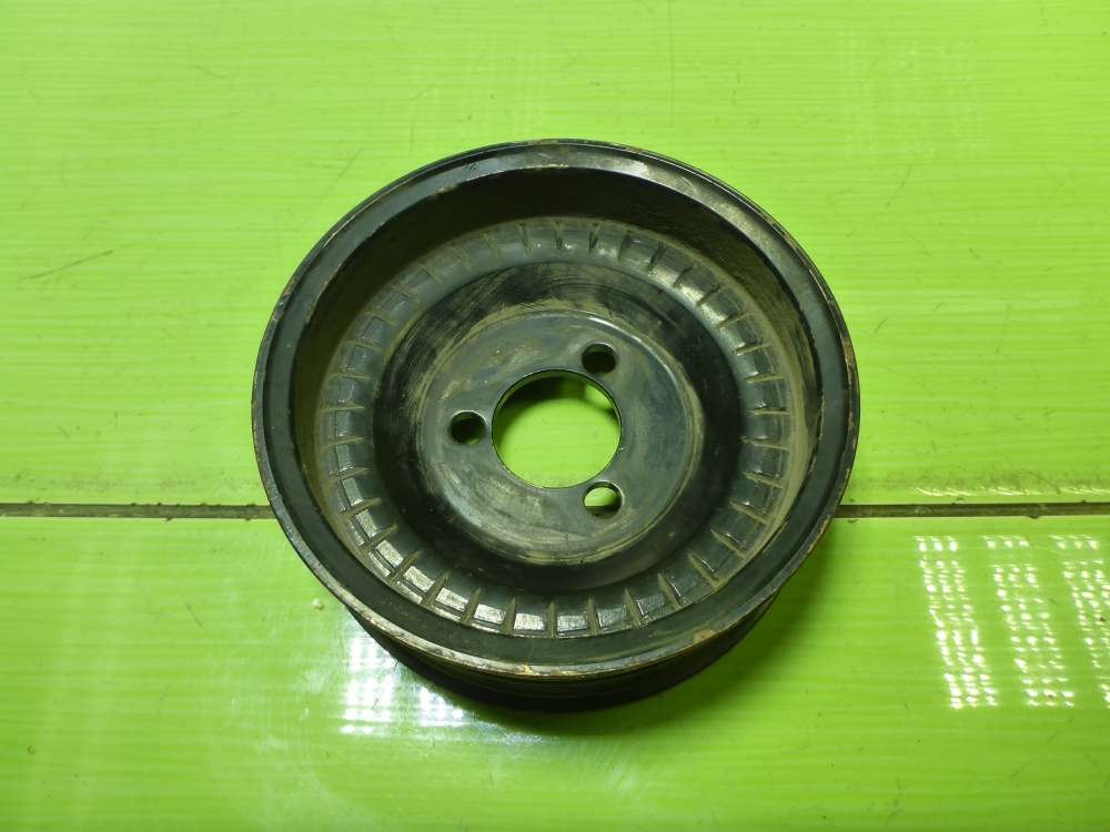 Шкив водяного насоса (помпы)
