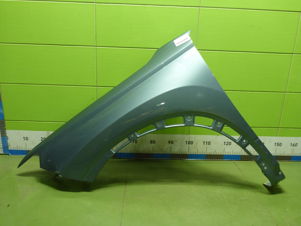 Крыло переднее левое