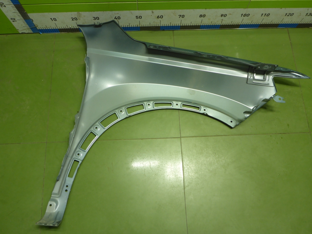 Крыло переднее левое