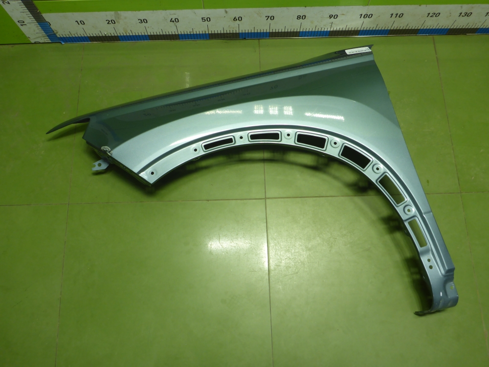 Крыло переднее левое