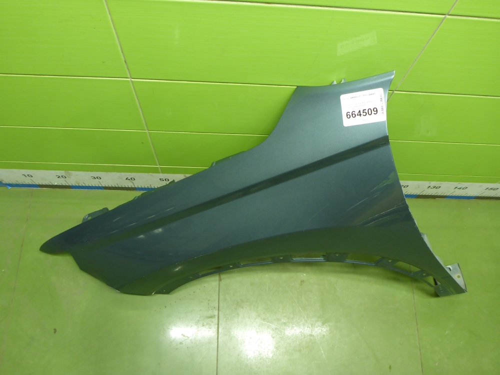 Крыло переднее левое