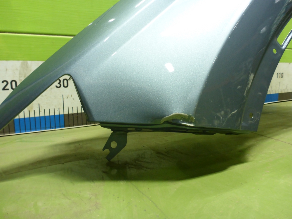Крыло переднее левое