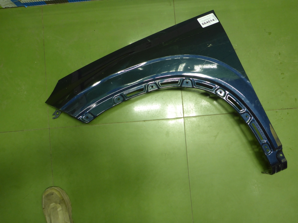 Крыло переднее левое