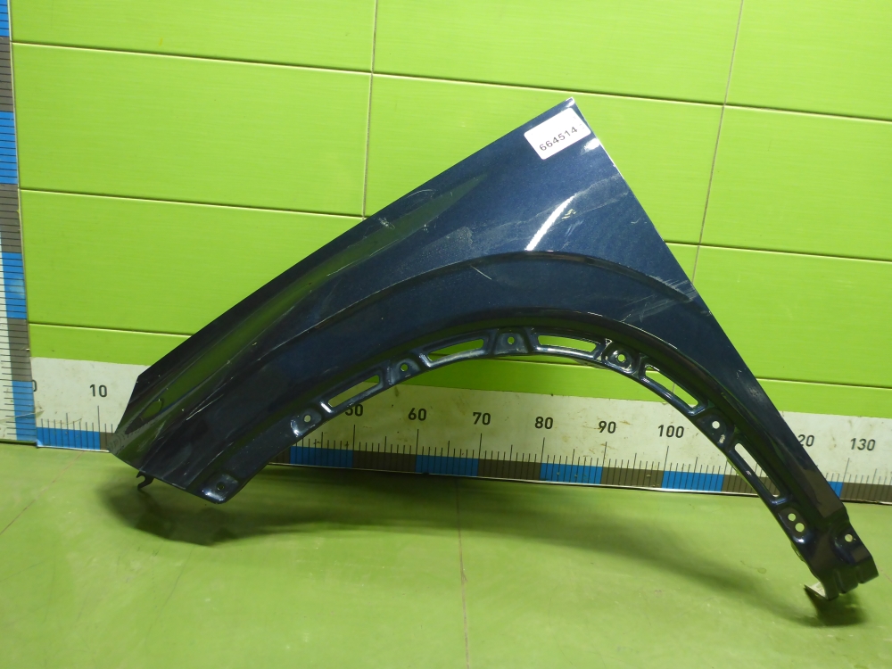 Крыло переднее левое