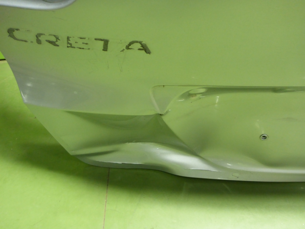 Дверь багажника