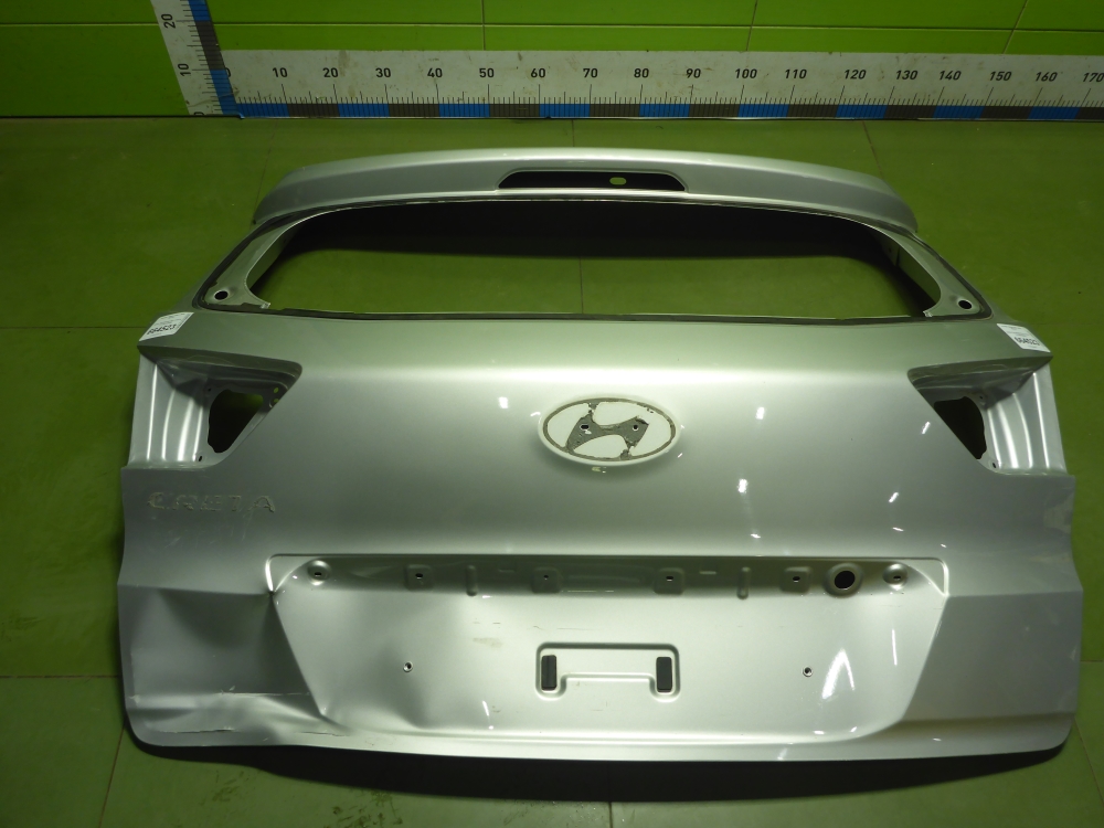 Дверь багажника