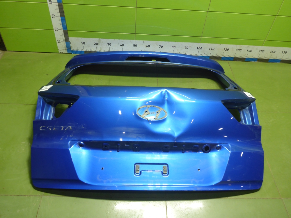 Дверь багажника