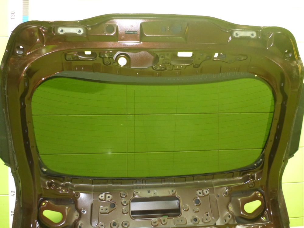 Дверь багажника