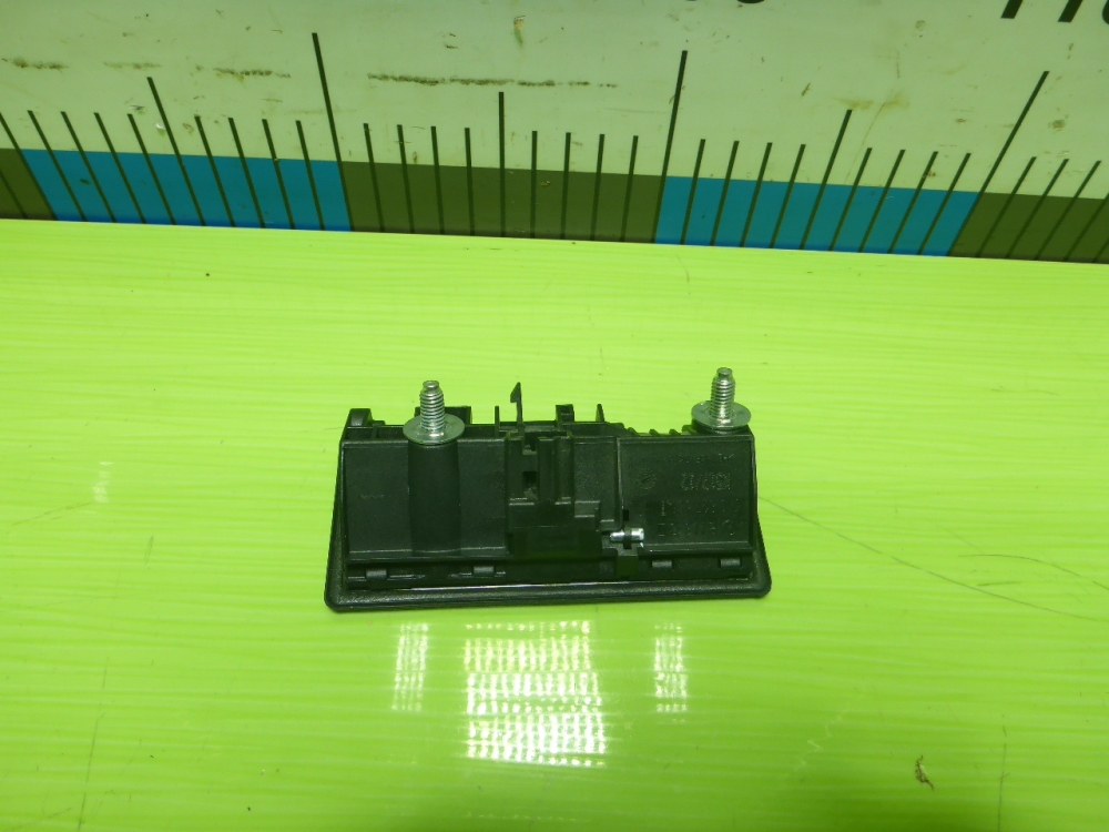 Кнопка открывания багажника