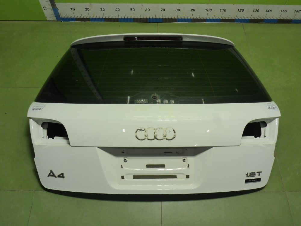 Дверь багажника