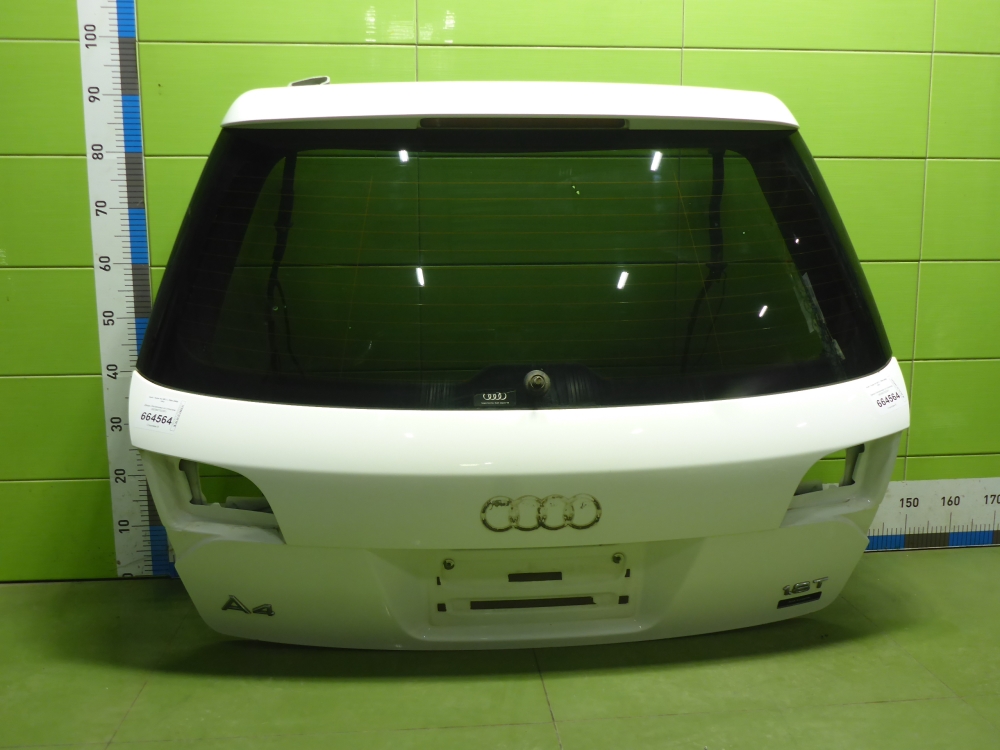 Дверь багажника