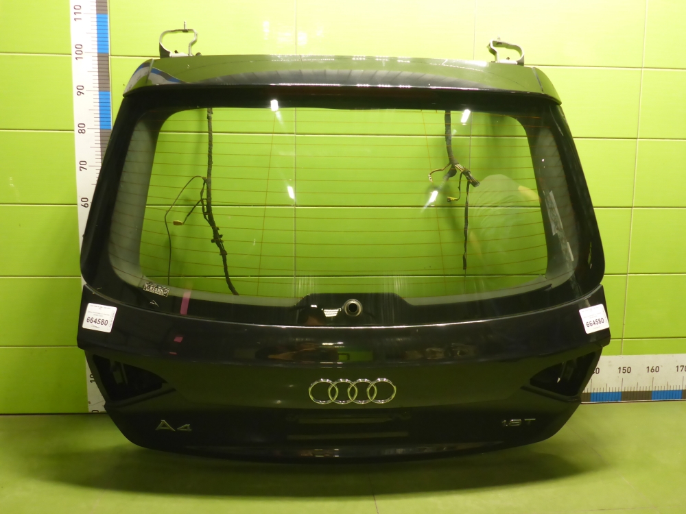 Дверь багажника