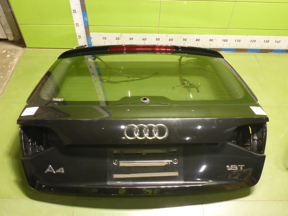 Дверь багажника