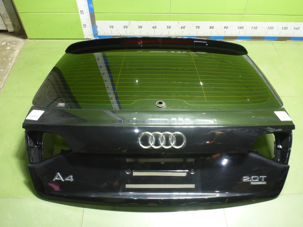 Дверь багажника