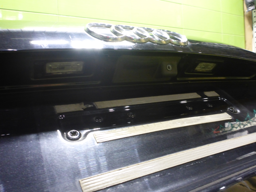 Дверь багажника