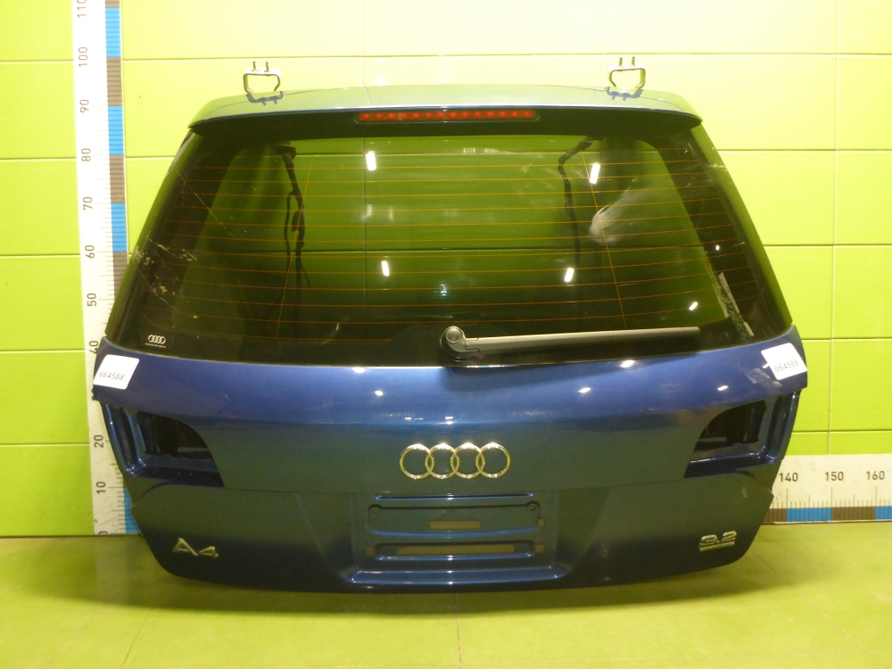 Дверь багажника