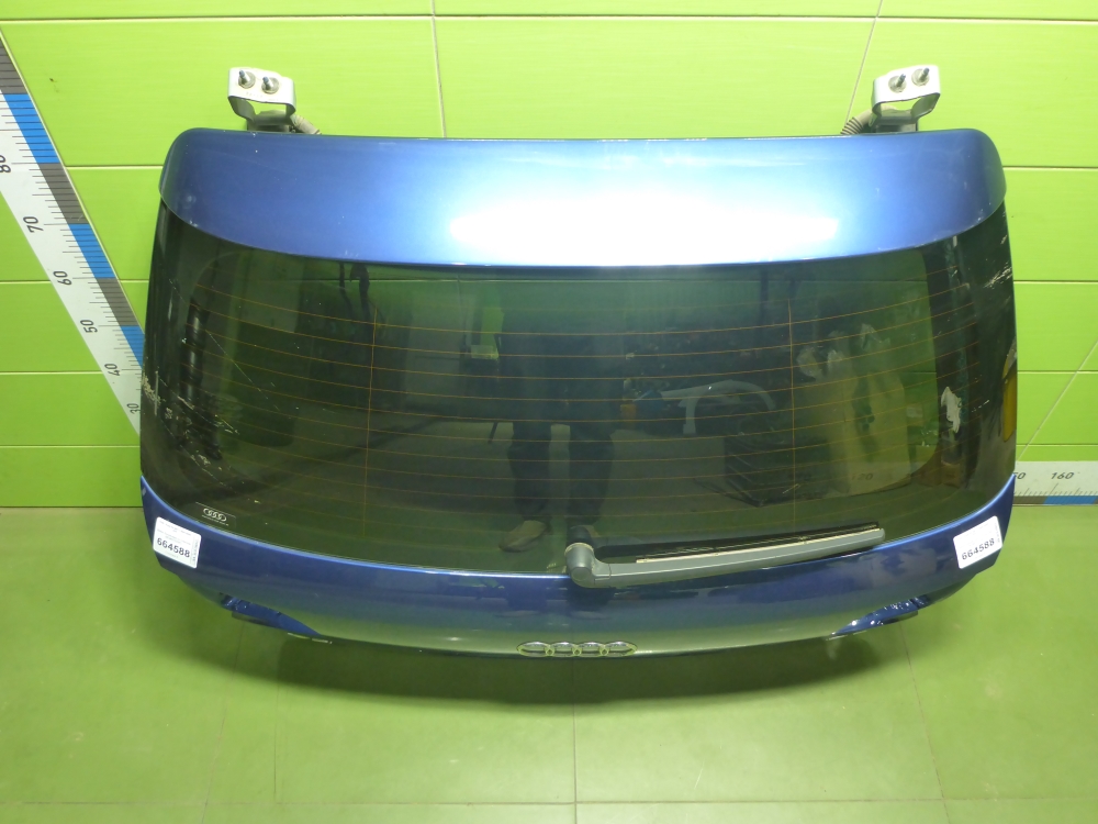 Дверь багажника