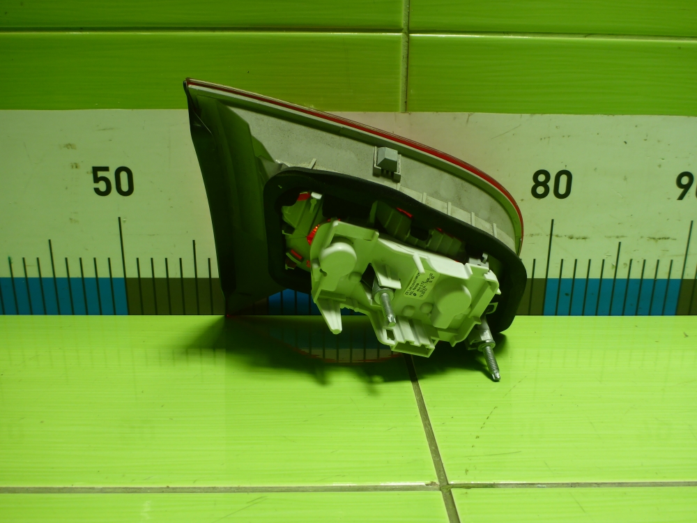 Фонарь задний внутренний правый