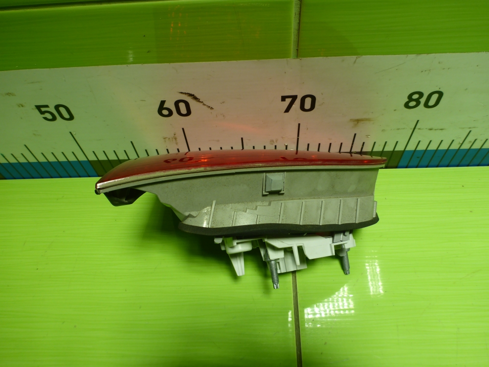 Фонарь задний внутренний правый