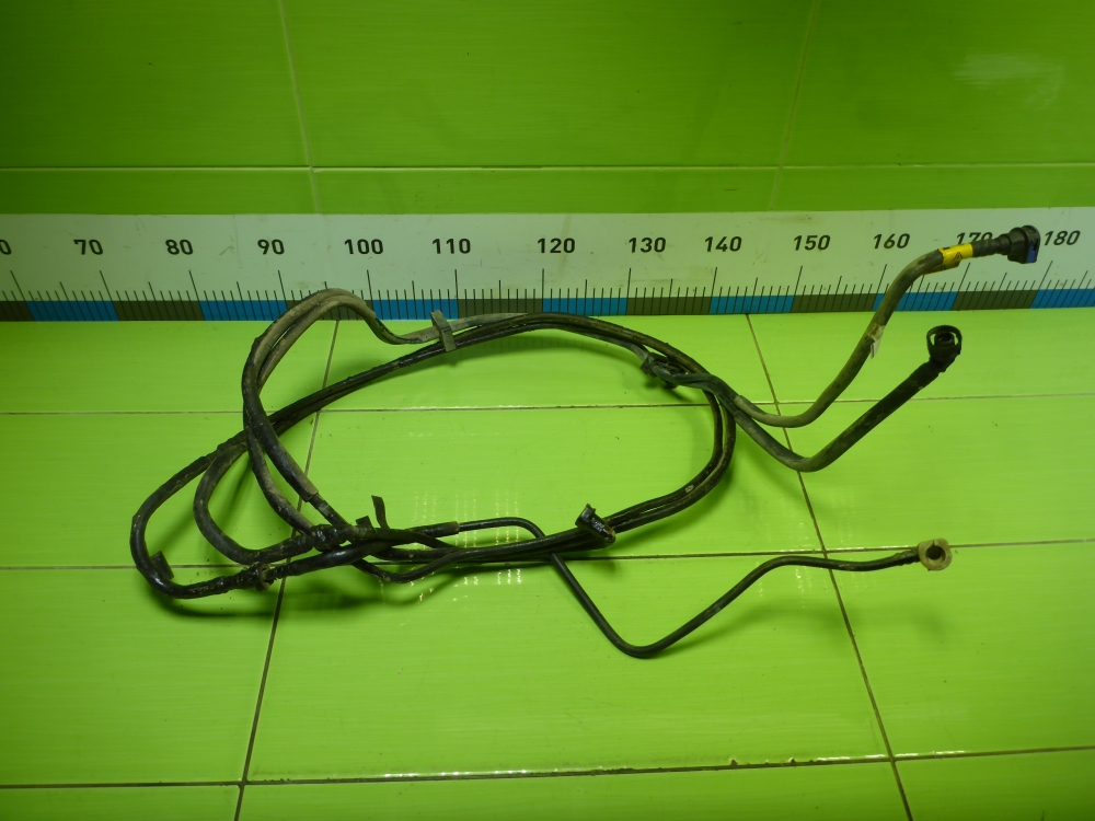 Трубка топливная