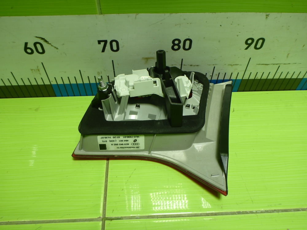 Фонарь задний внутренний левый