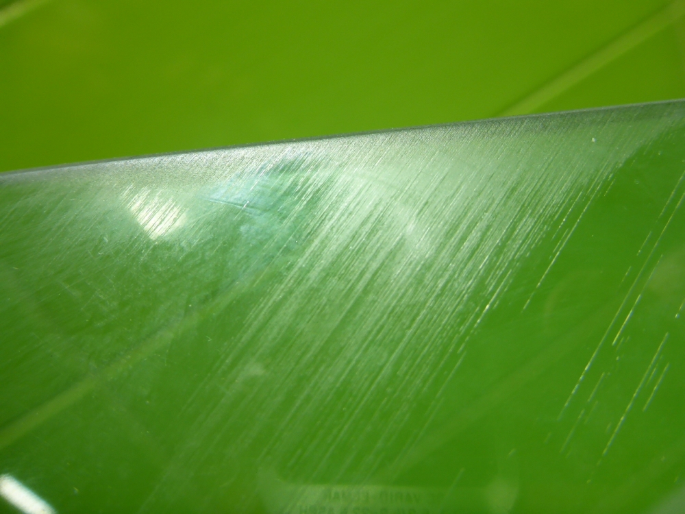 Стекло двери передней левой