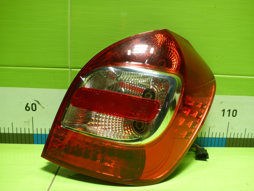 Фонарь задний правый