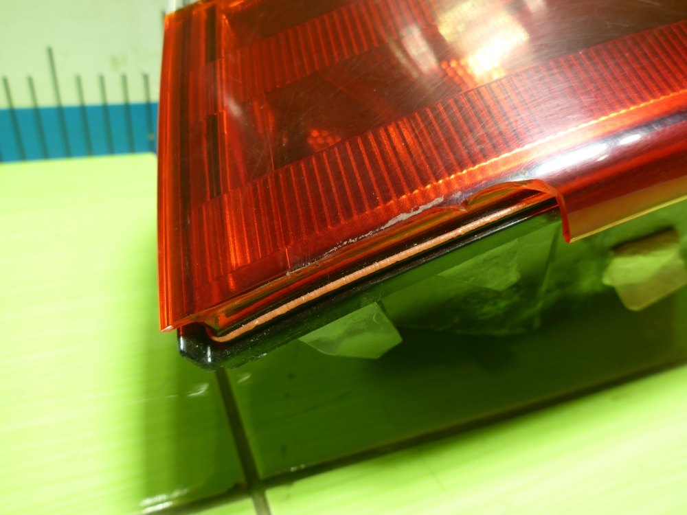 Фонарь задний наружный правый