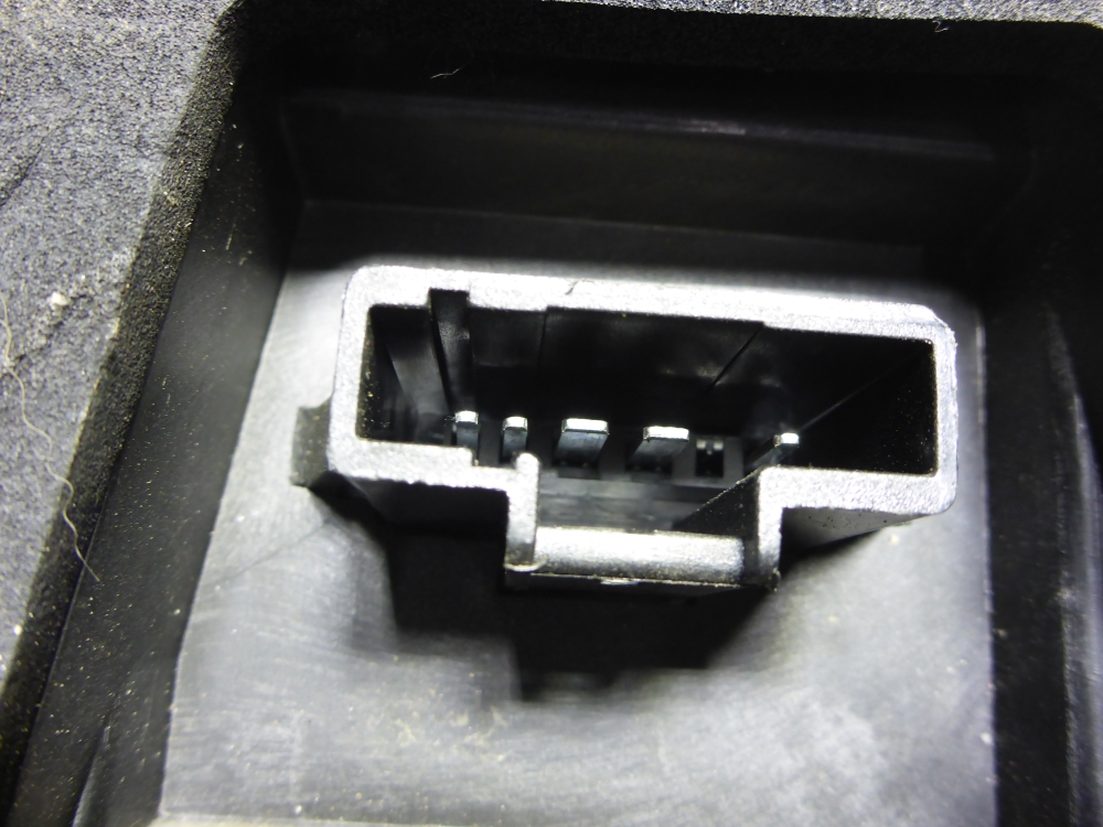 Фонарь задний левый