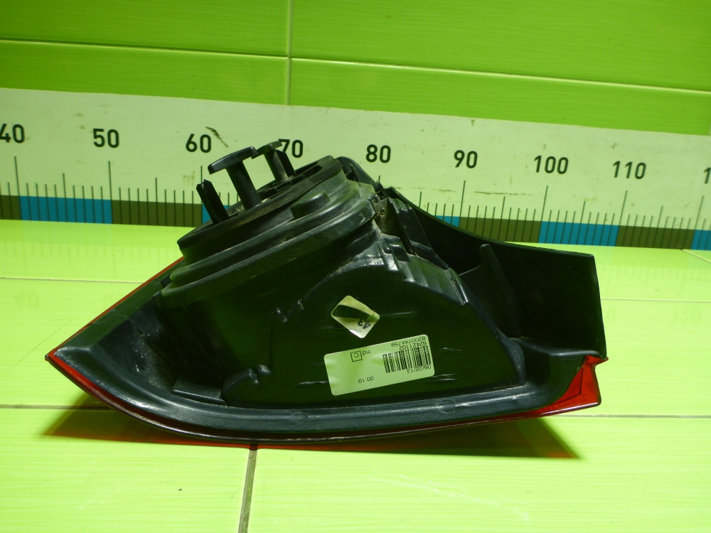 Фонарь задний правый