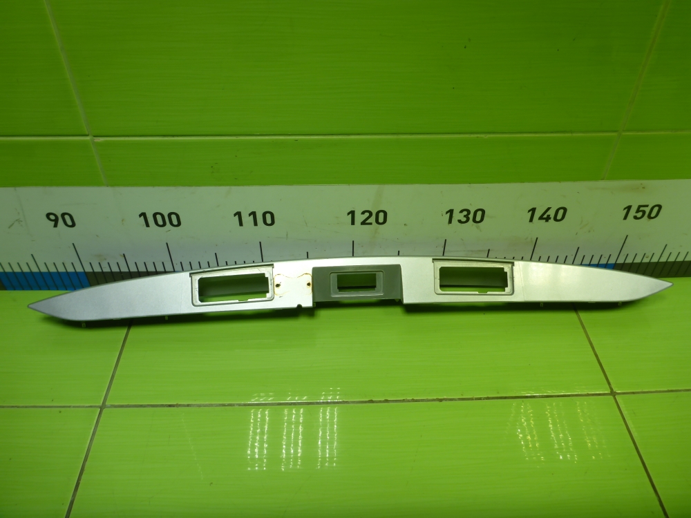 Накладка двери багажника