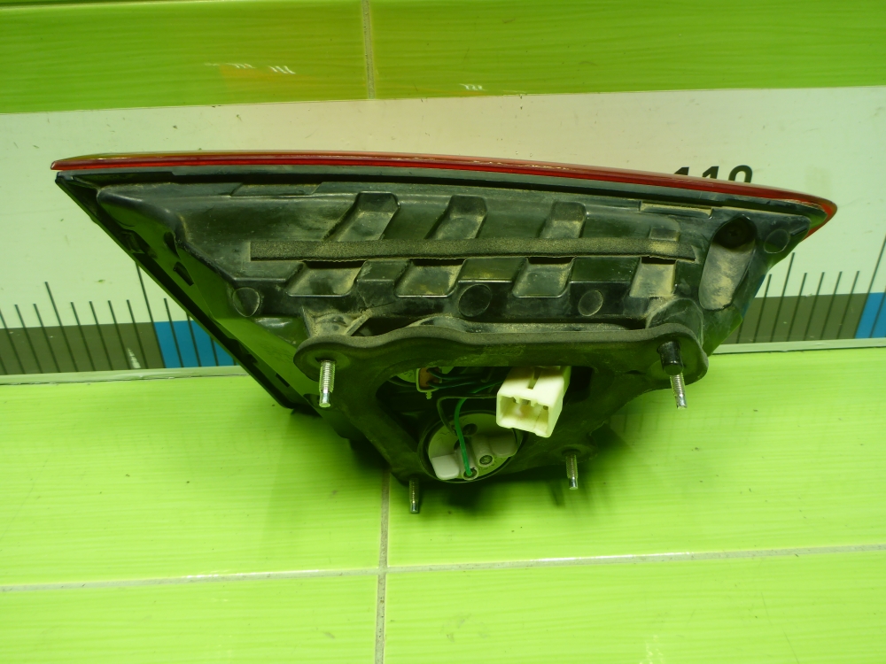 Фонарь задний внутренний правый