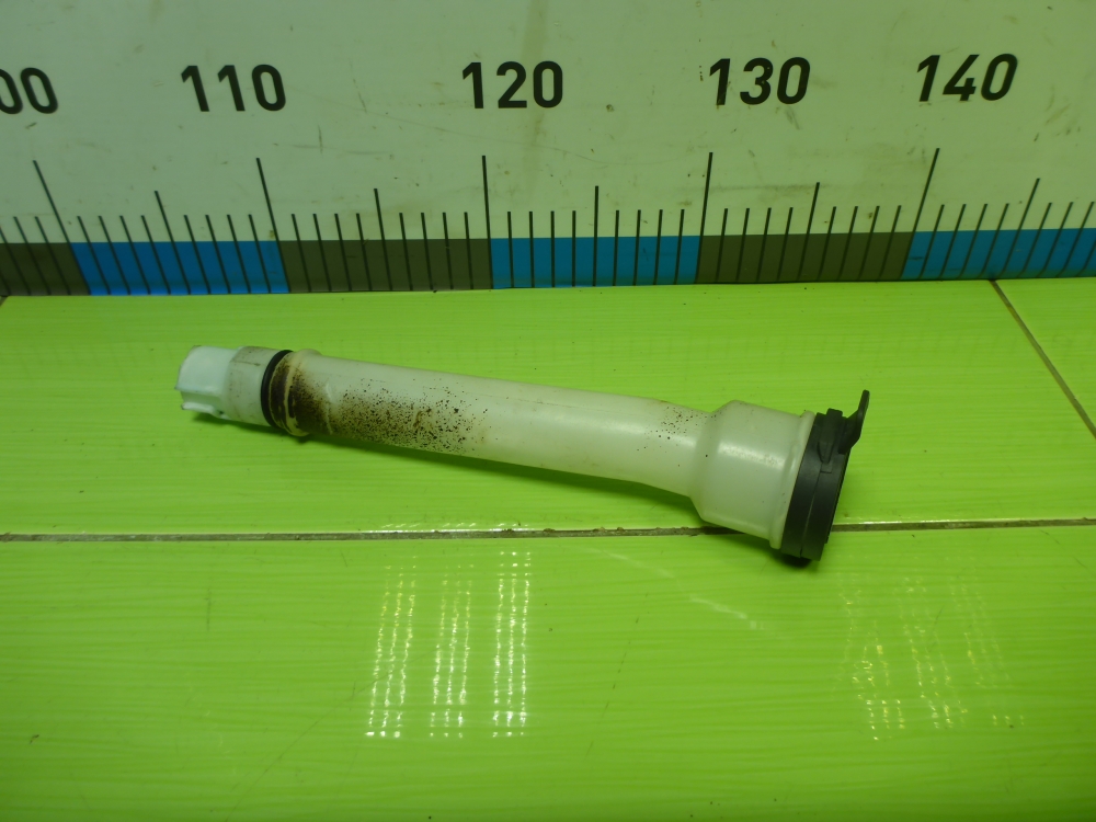 Горловина бачка омывателя