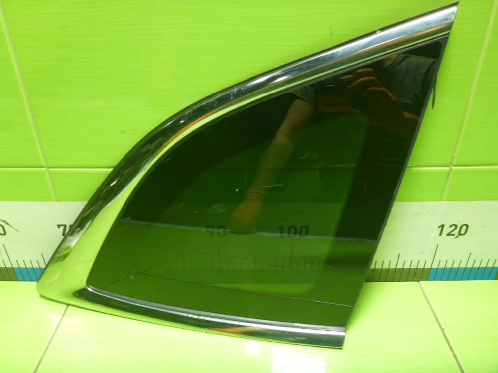 Стекло кузовное глухое правое