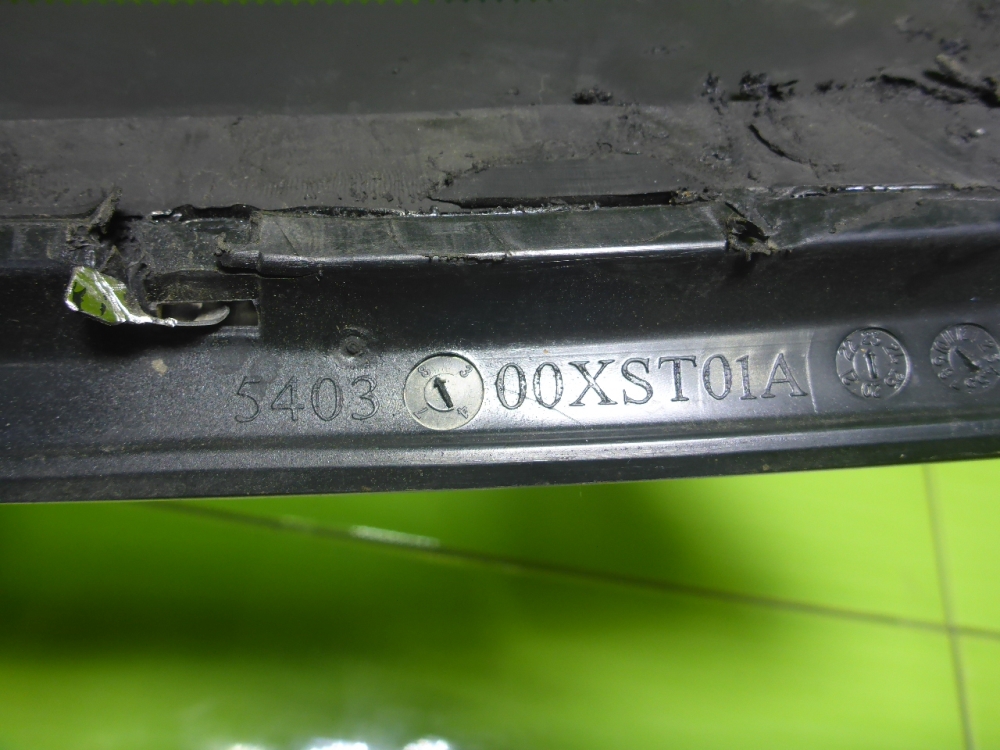 Стекло кузовное глухое правое