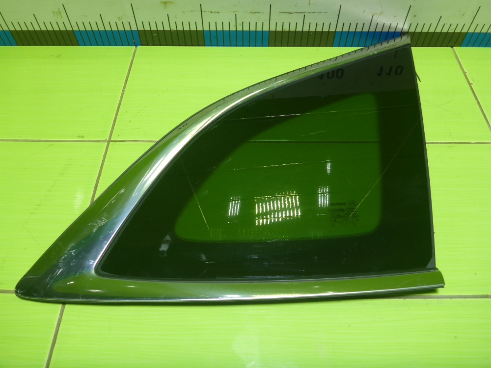 Стекло кузовное глухое правое