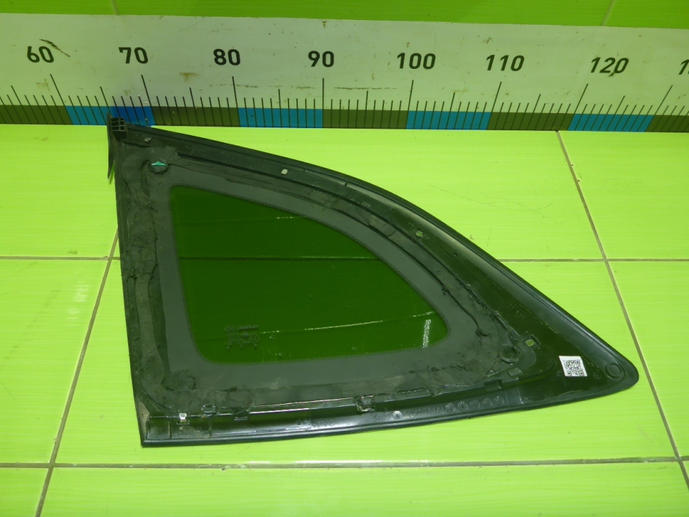 Стекло кузовное глухое правое
