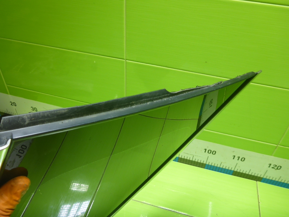 Стекло кузовное глухое левое