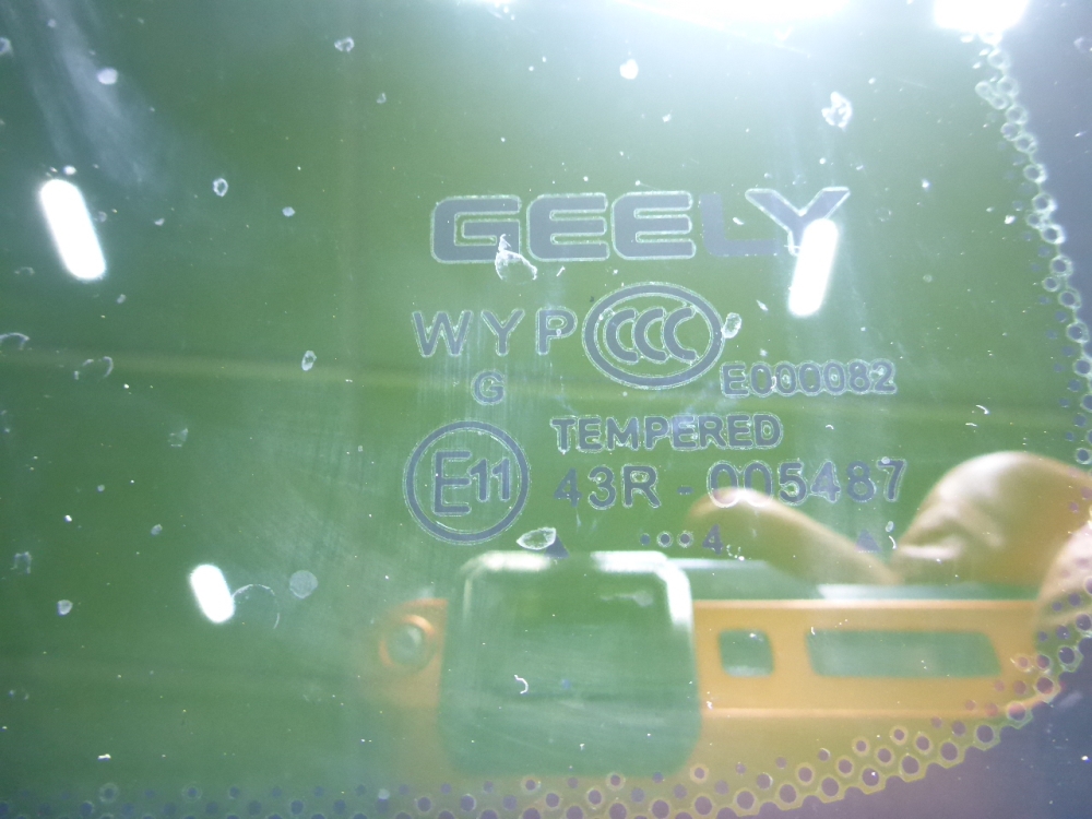 Стекло кузовное глухое левое