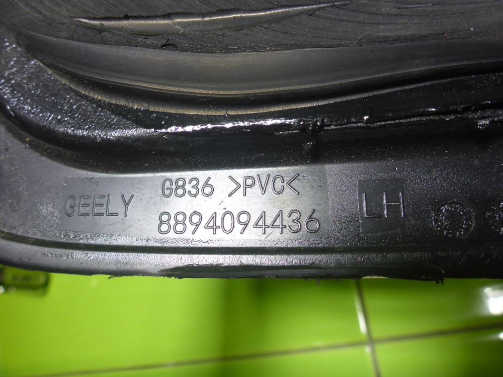 Стекло кузовное глухое левое